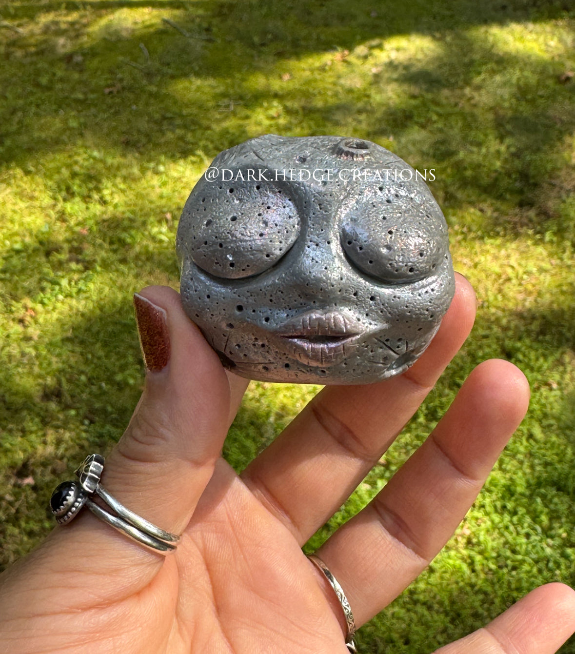 Luna the lunar bud holder