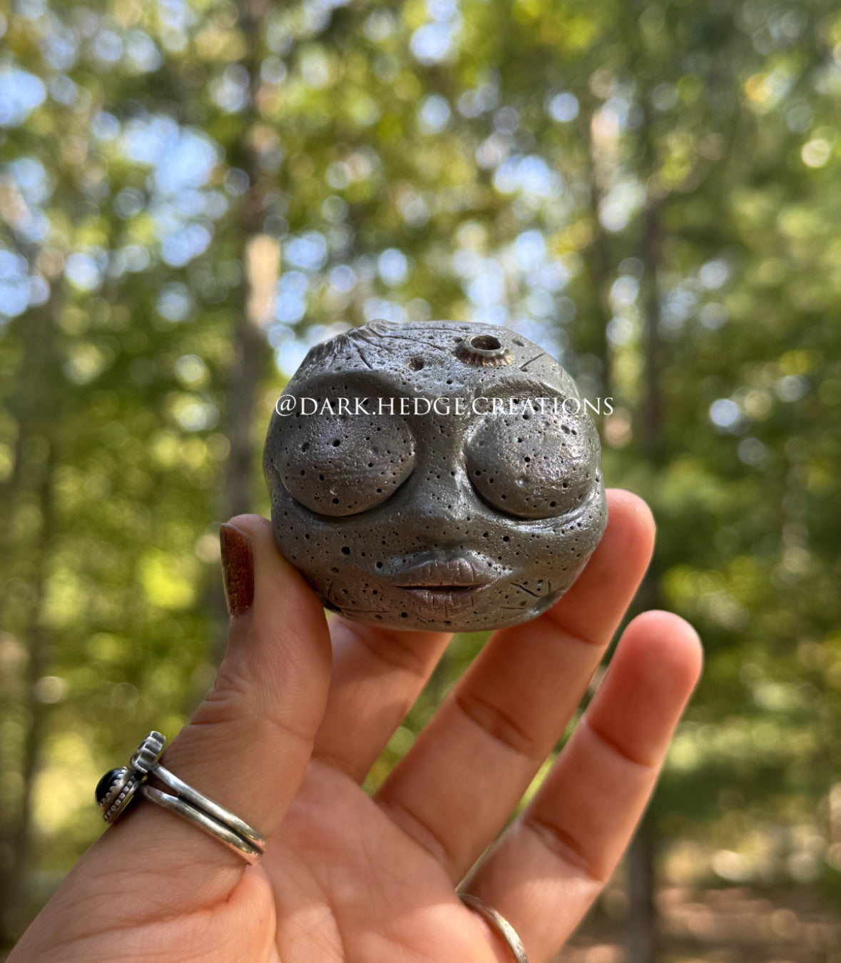 Luna the lunar bud holder