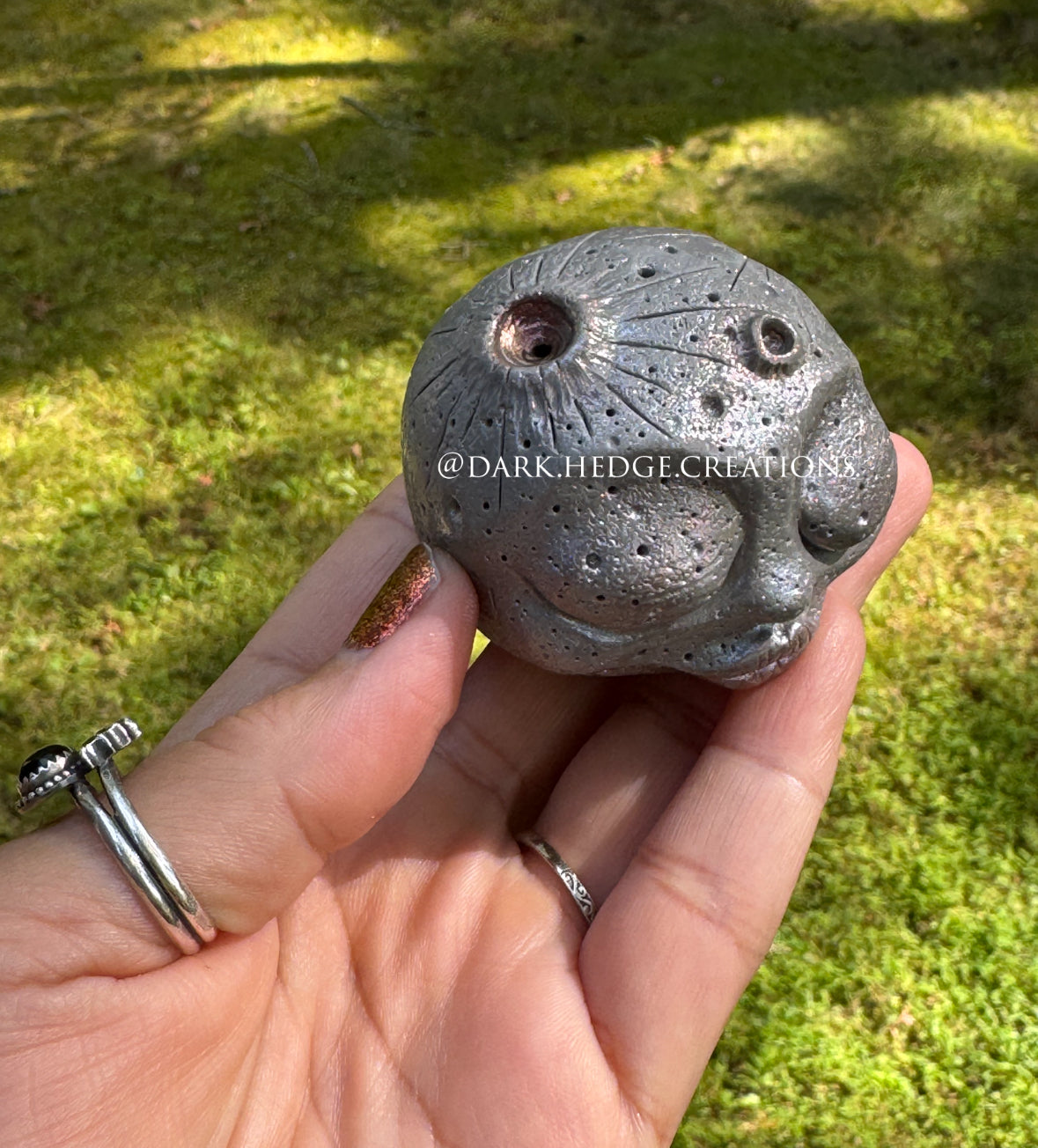 Luna the lunar bud holder