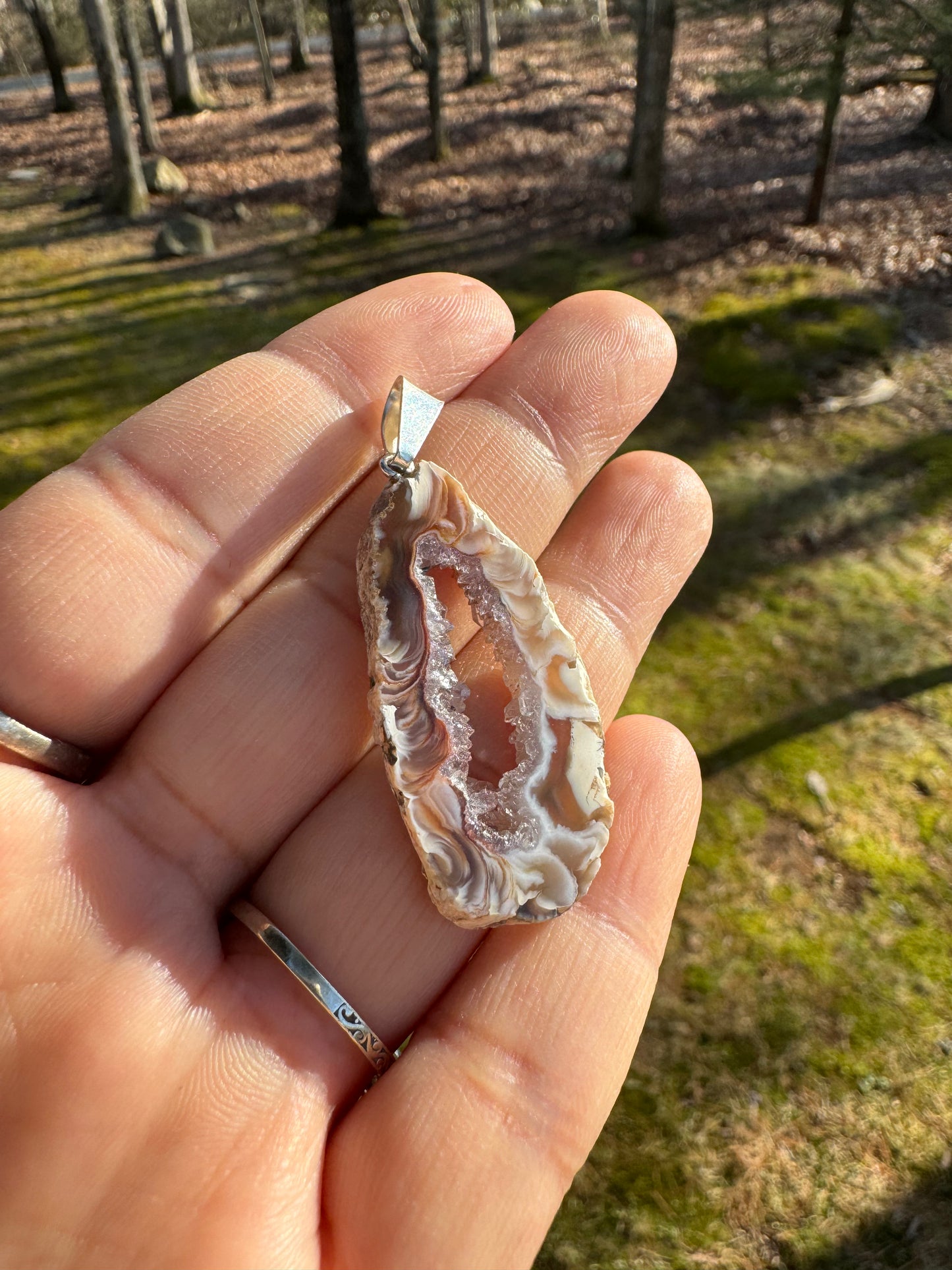 Oco agate portal pendant