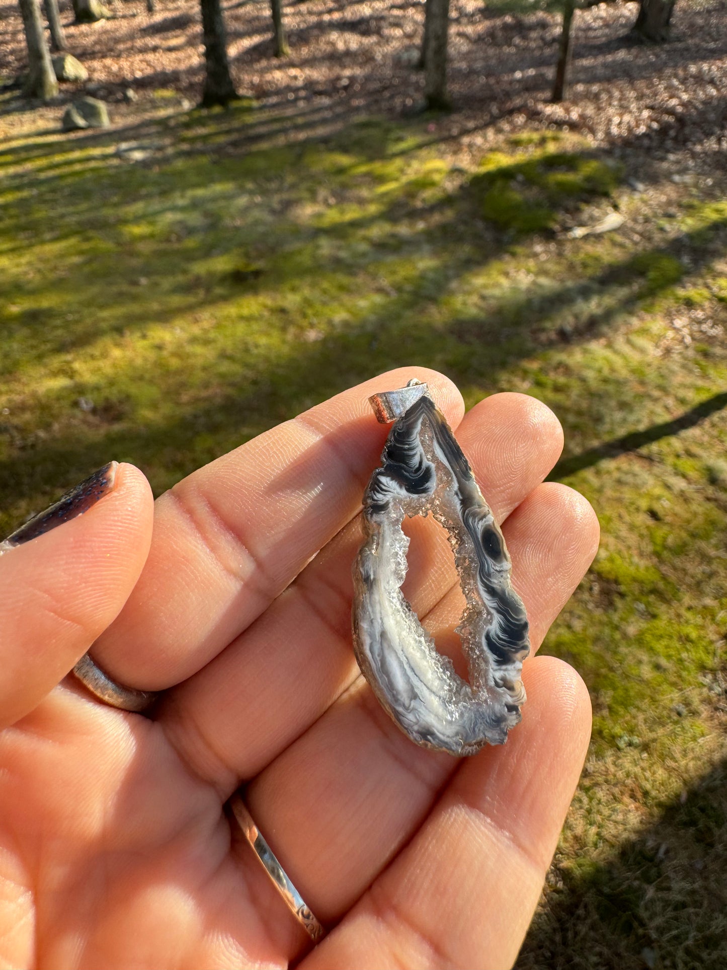 Oco agate portal pendant