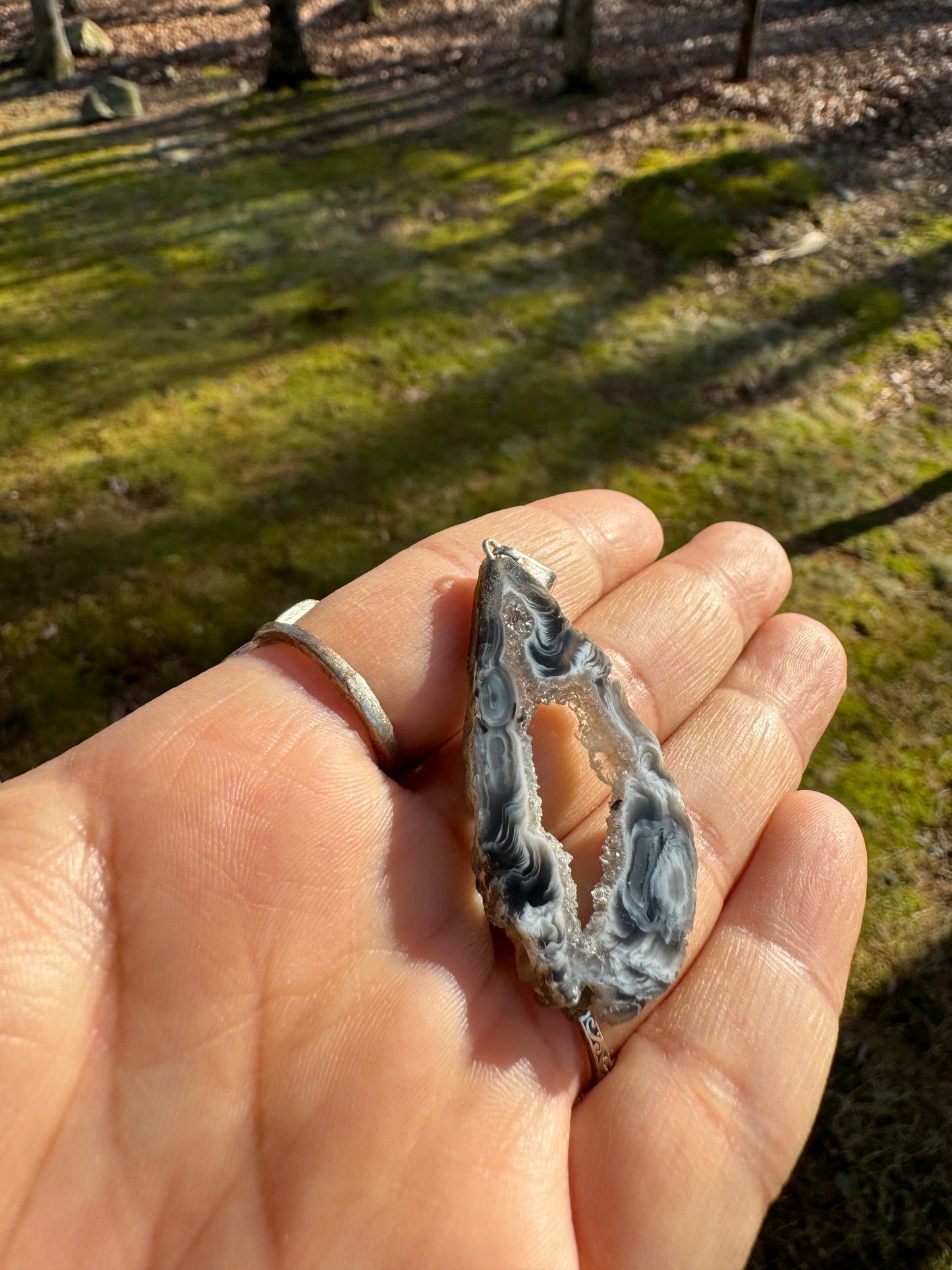 Oco agate portal pendant