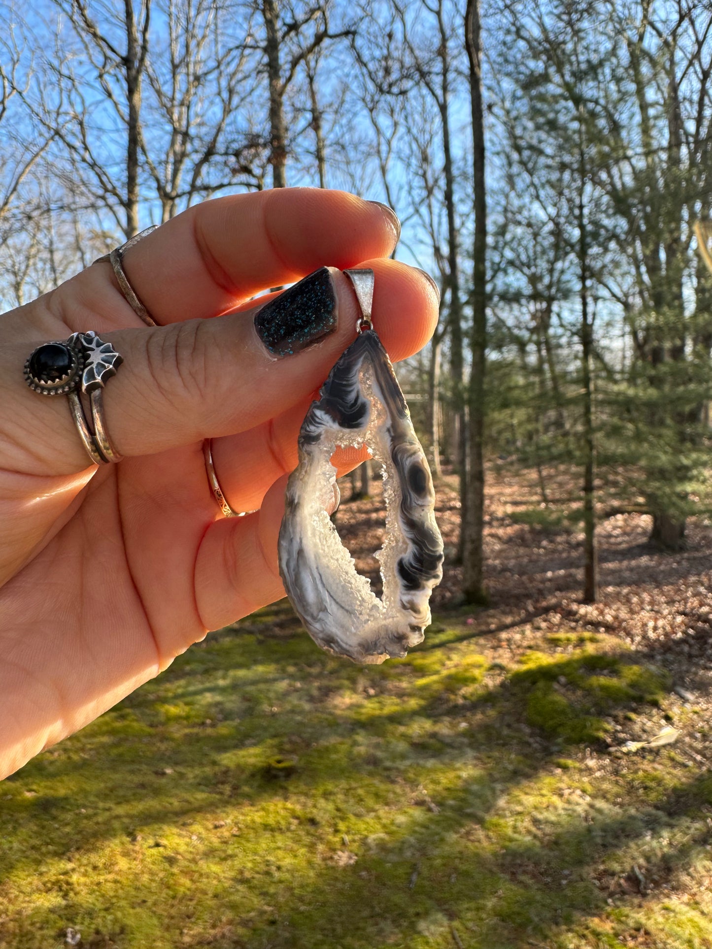 Oco agate portal pendant