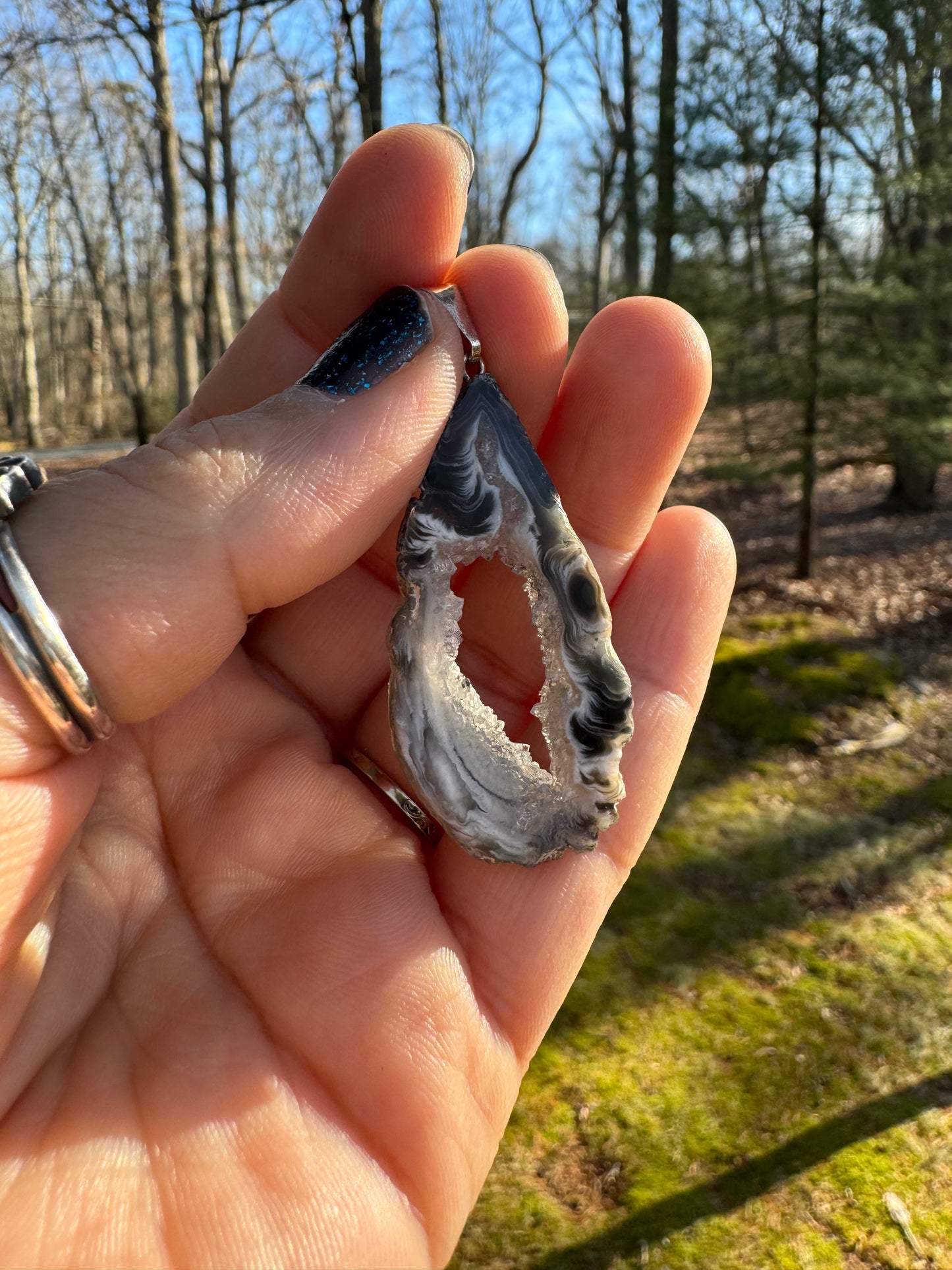 Oco agate portal pendant