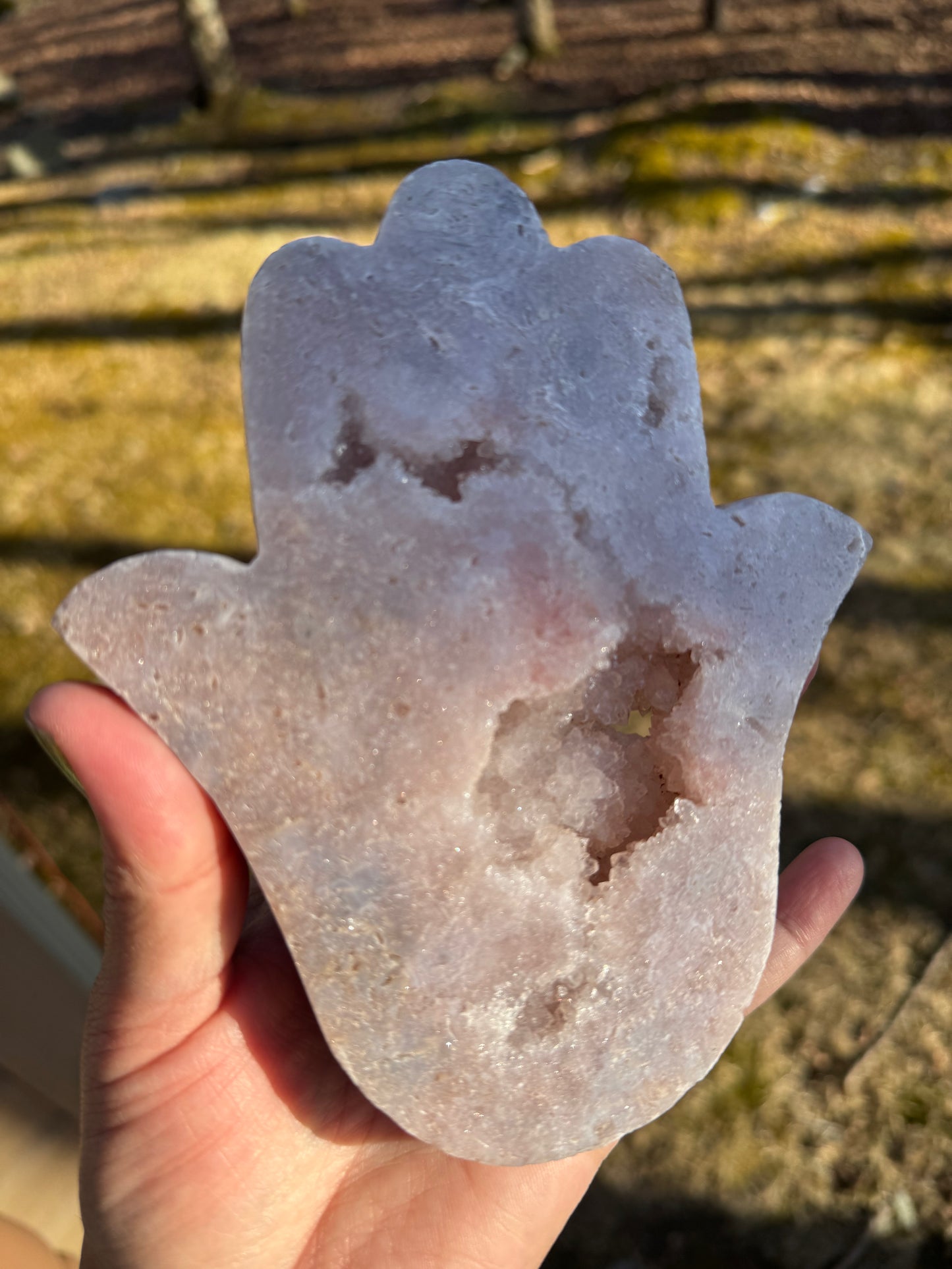 Druzy Pink amethyst Hamsa hand carving (Brazil)