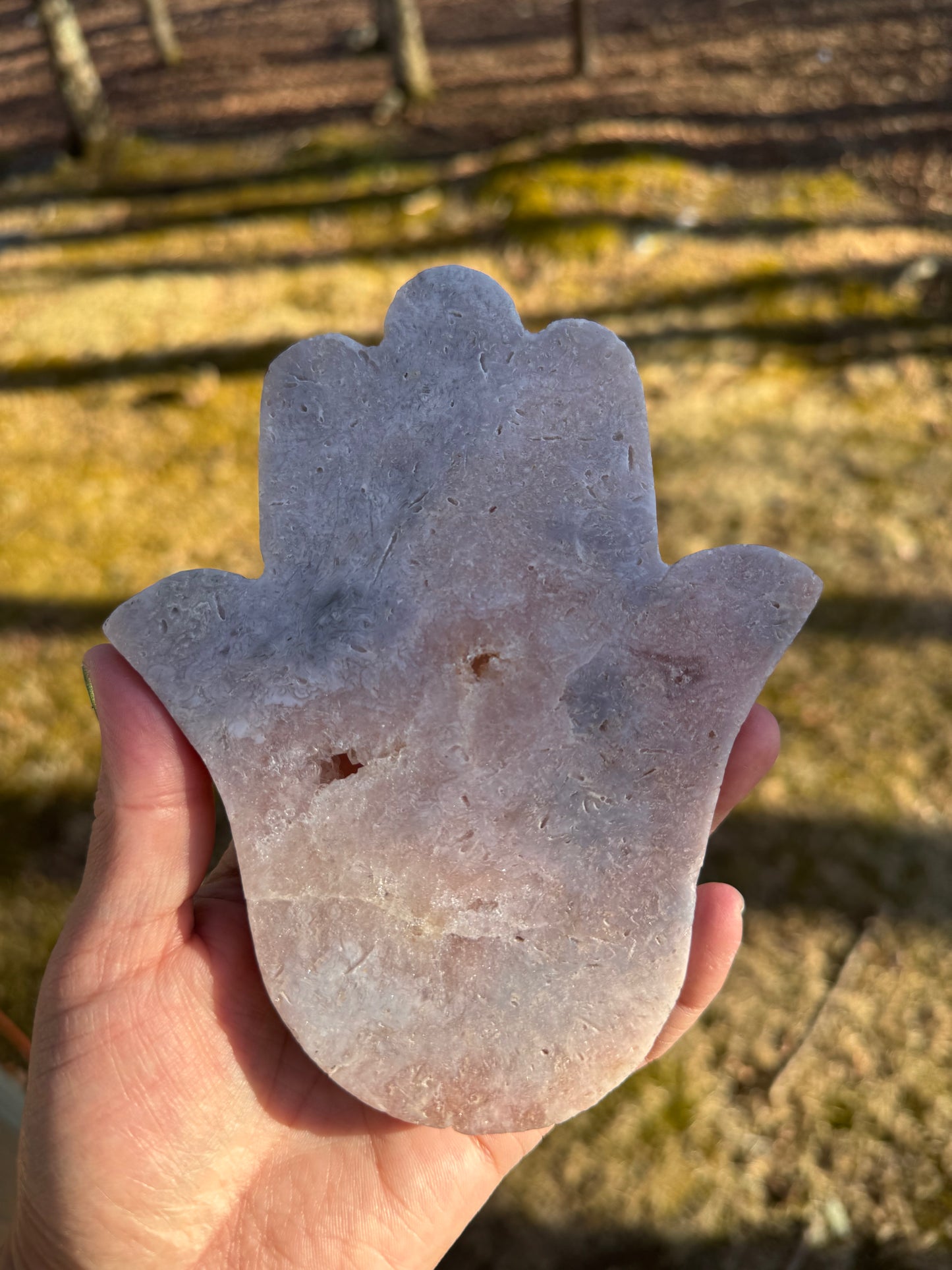 Druzy Pink amethyst Hamsa hand carving (Brazil)