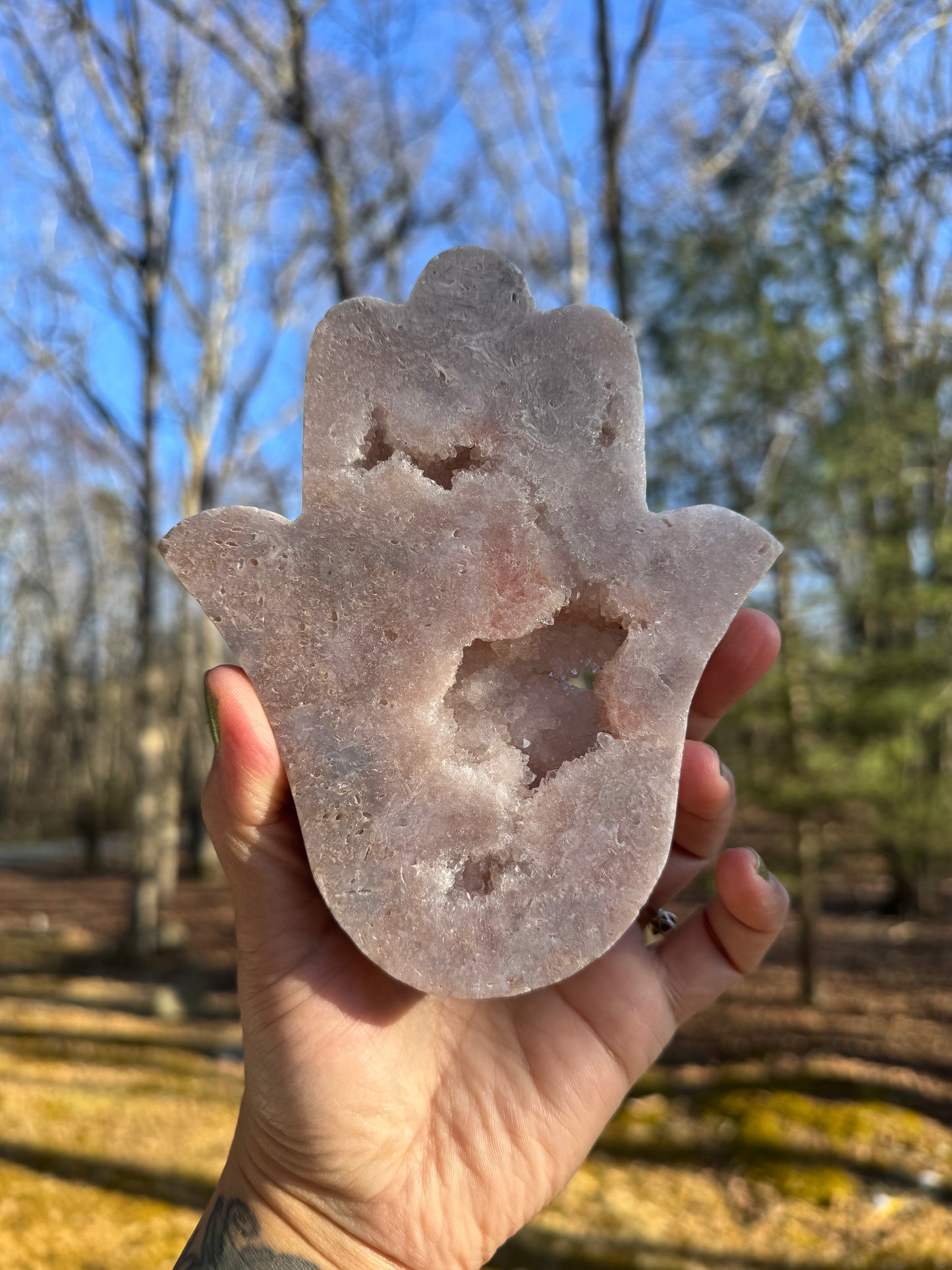 Druzy Pink amethyst Hamsa hand carving (Brazil)