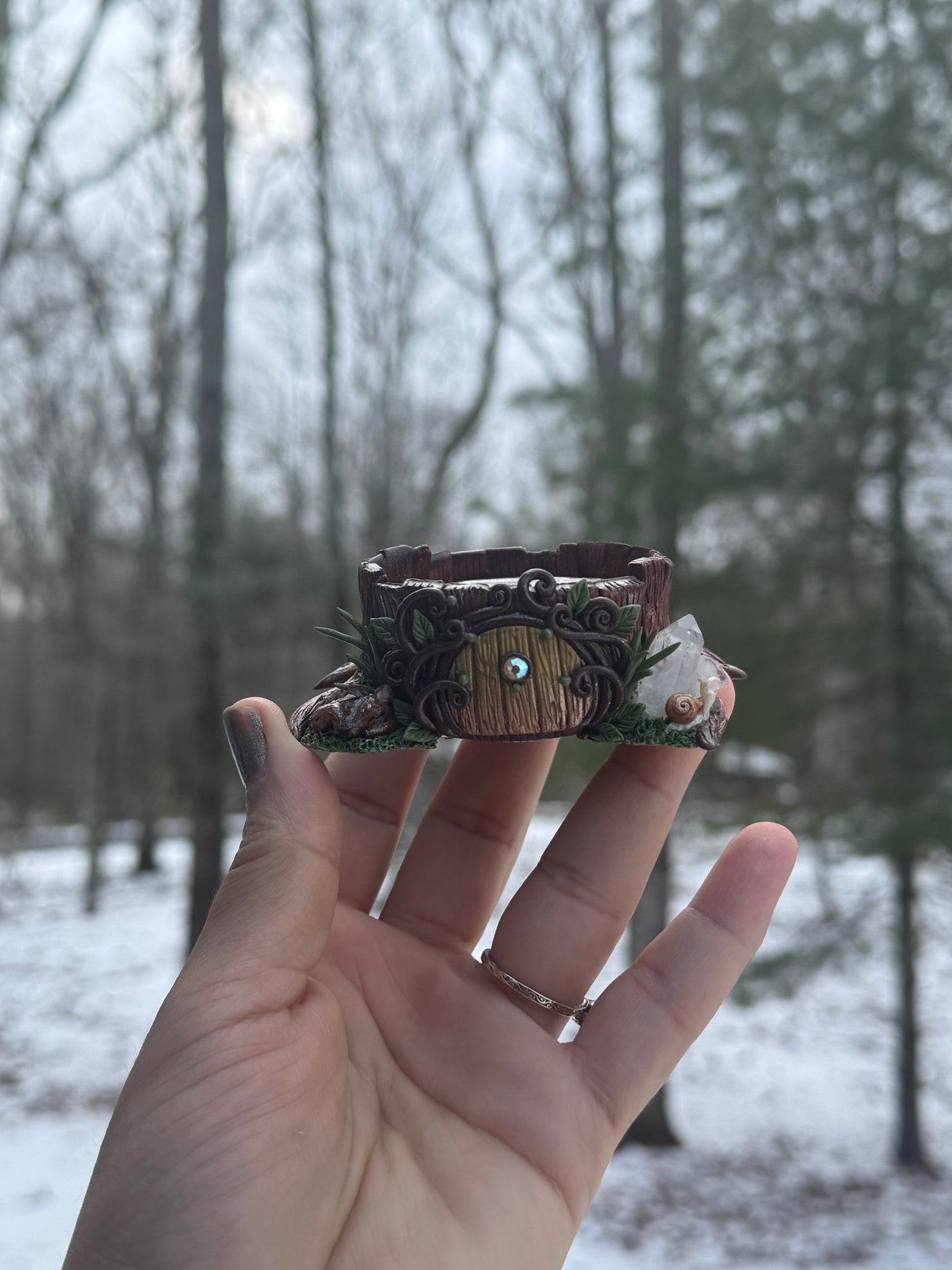 PLEASE READ DESCRIPTION AVAILABLE POP UP! COMMISSIONED TREE STUMP STAND