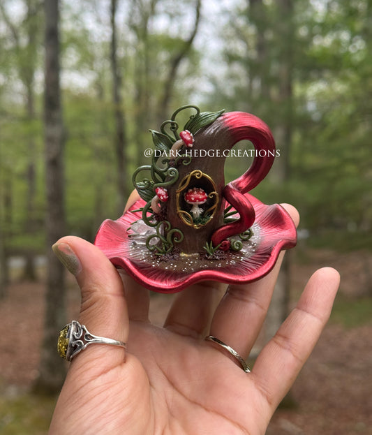Amanita Nouveau