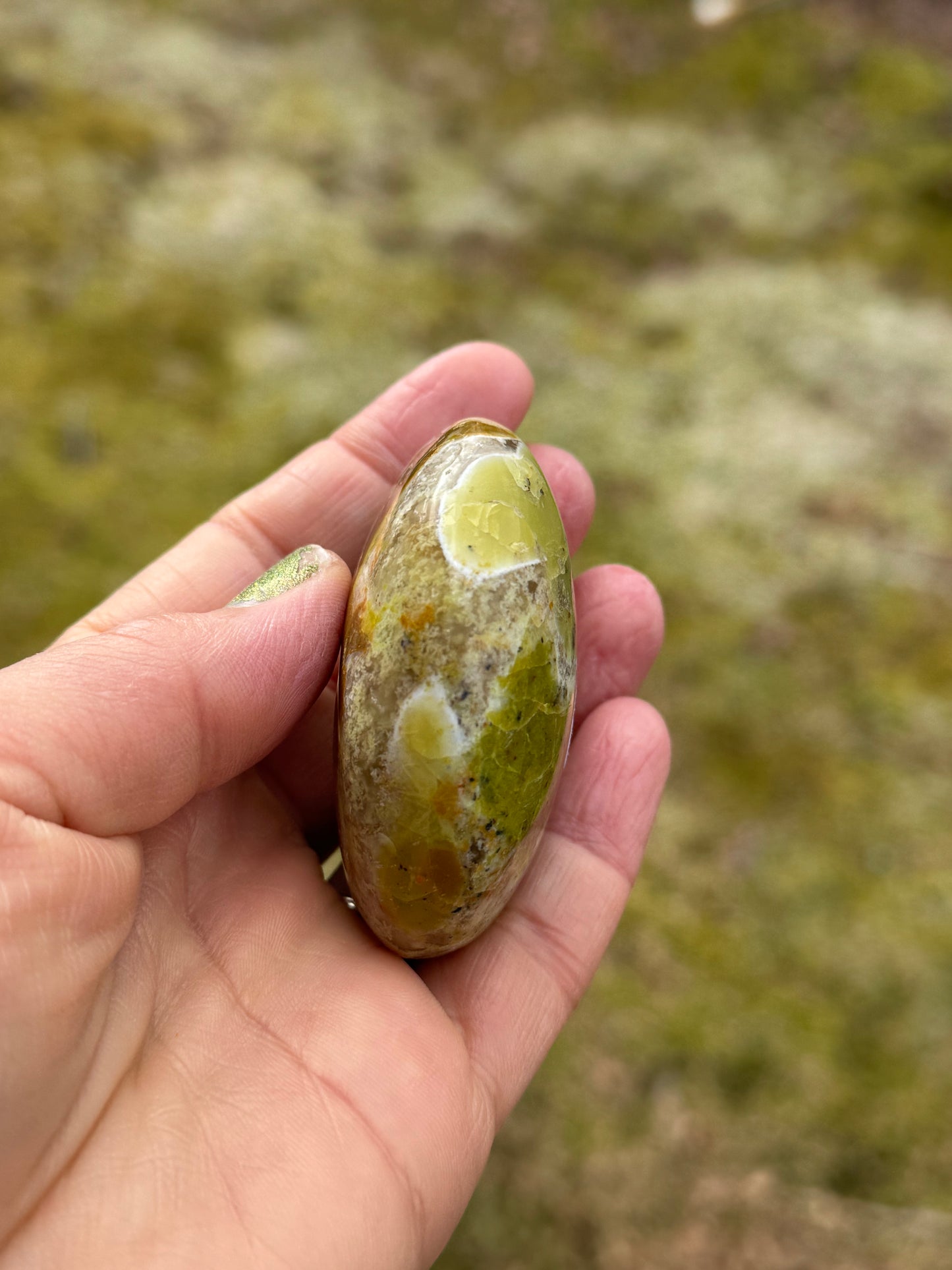 Green opal palm stone