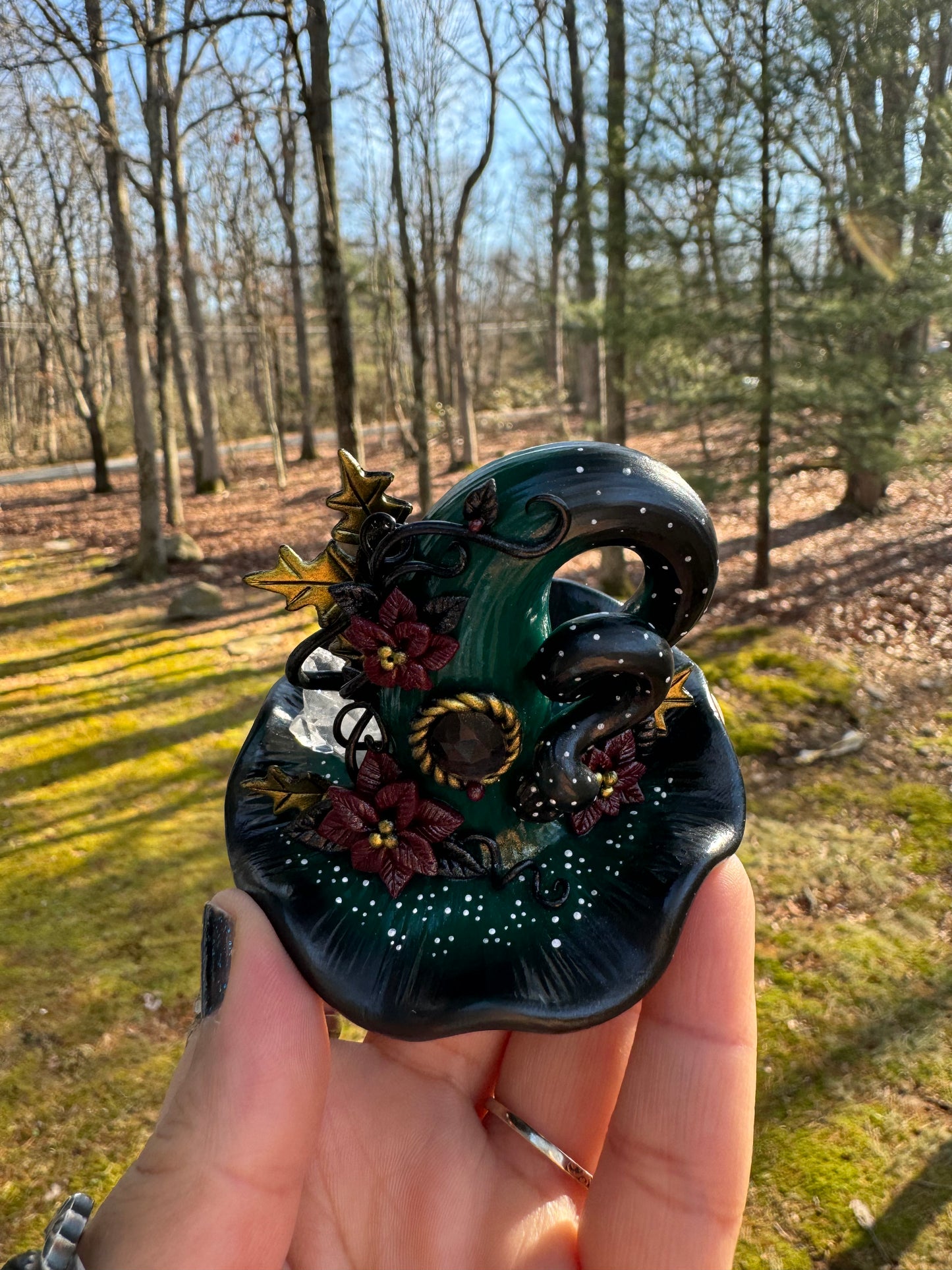 Holiday bouquet witch hat