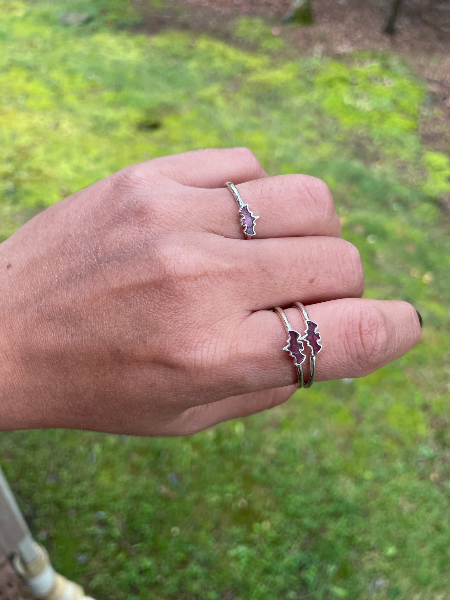 Garnet/sterling silver bat stacker ring