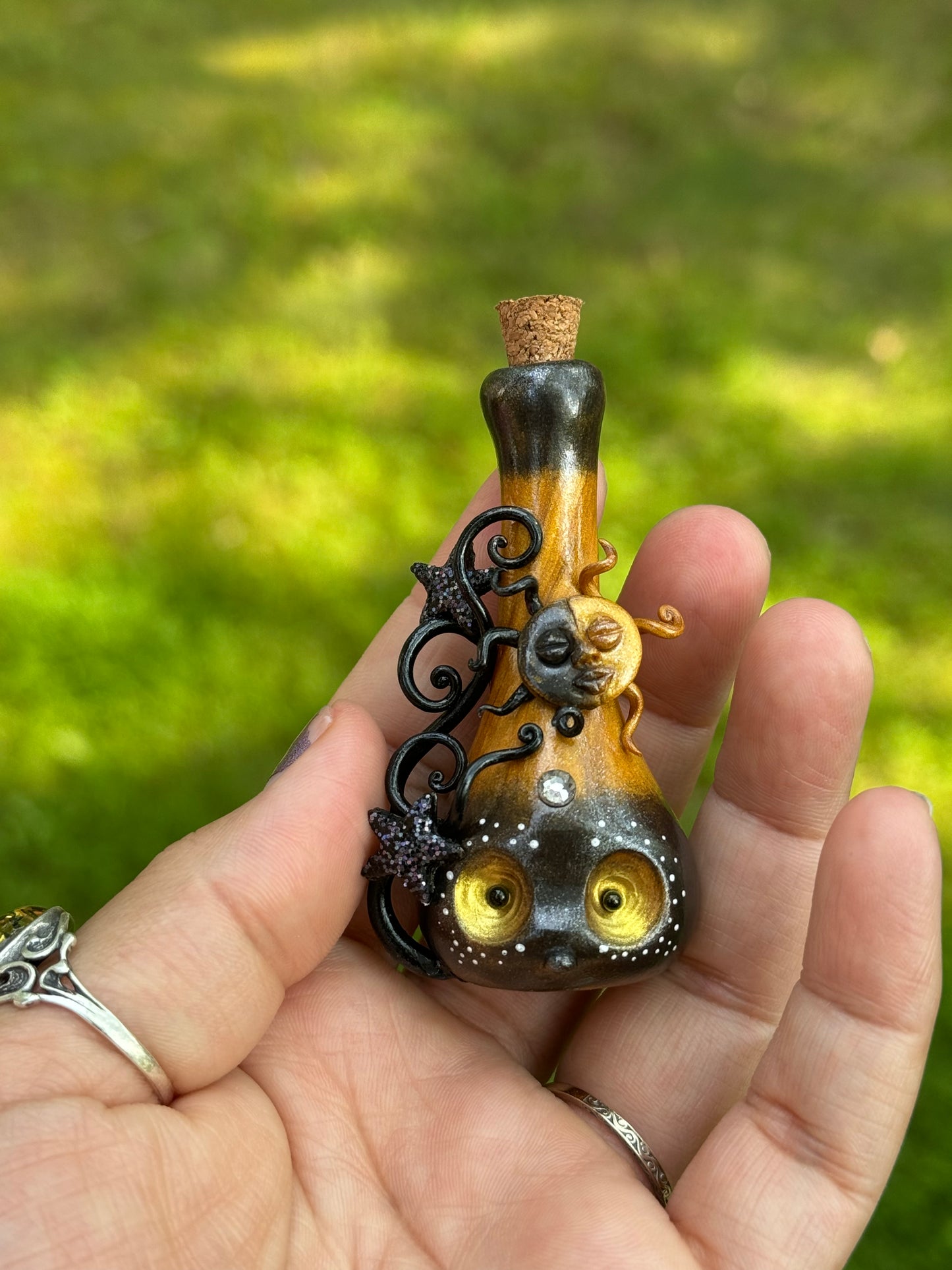 Shadow mini potion bottle